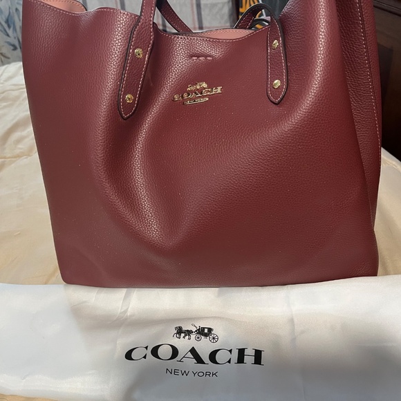 Coach - Picture 2 of 3